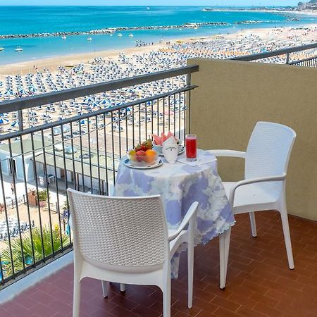 Hotel Belsoggiorno Cattolica Exterior foto