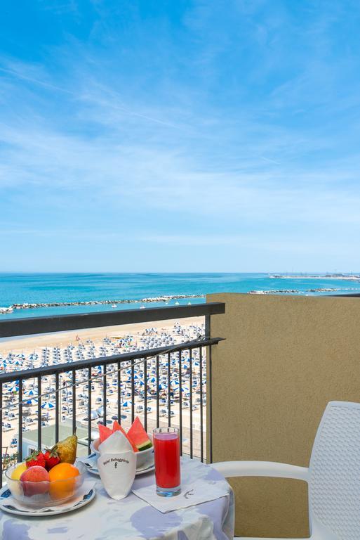 Hotel Belsoggiorno Cattolica Exterior foto